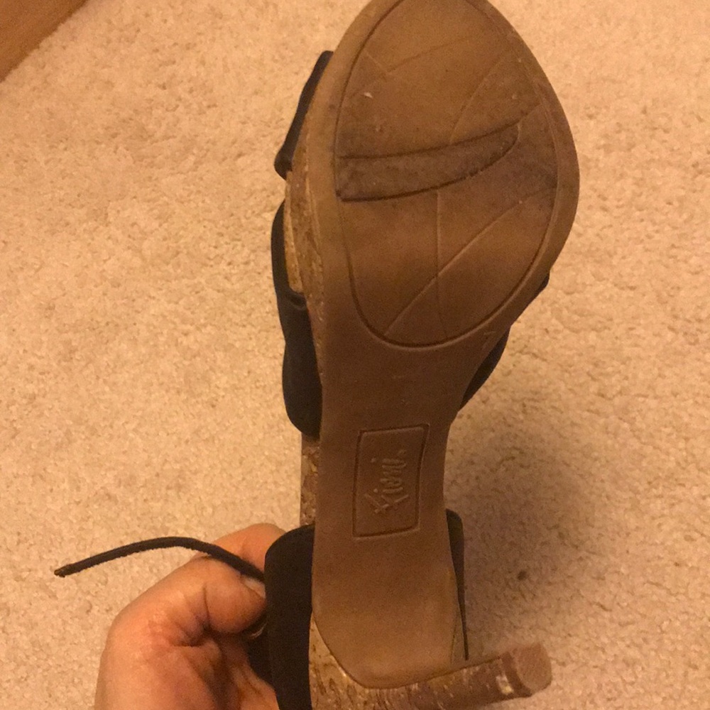 High heels - Picture 3 of 3